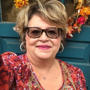 Meet your Posher, Amelia